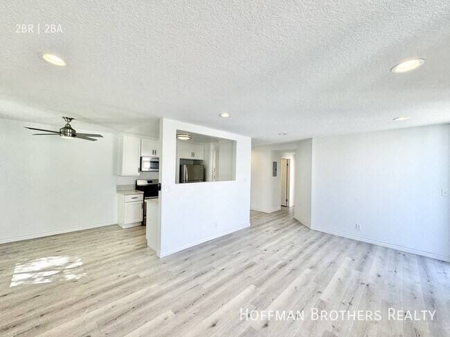 Foto del edificio - 3650 Jasmine Ave