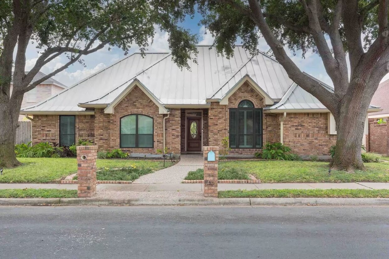 Primary Photo - 701 Avocet Ave