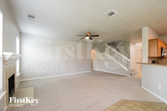 Foto del edificio - 10803 Goldfinch Rd
