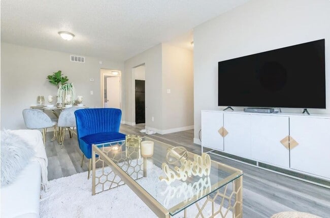 Interior Photo - Aspen Place
