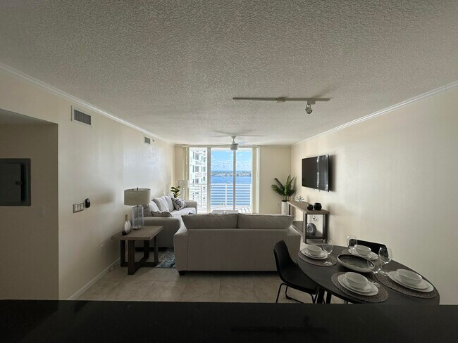 Building Photo - 1551 N Flagler Dr
