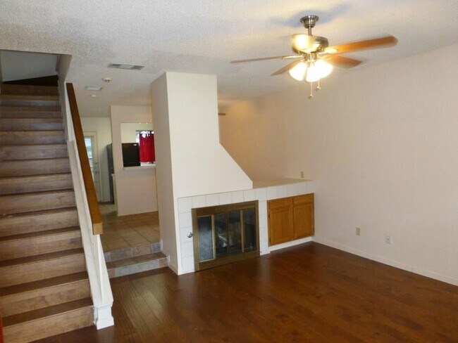 Building Photo - 1411 Gracy Farms Ln