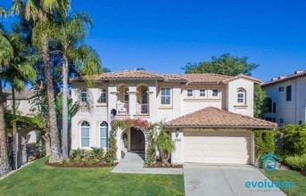 Building Photo - 2914 Carrillo Way