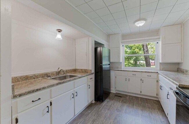 Foto del edificio - 2901 Henderson Ave NW