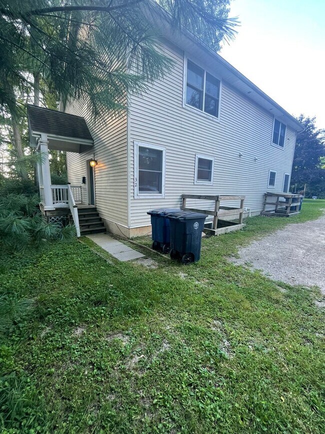 Building Photo - 230-232 Brookridge Ct