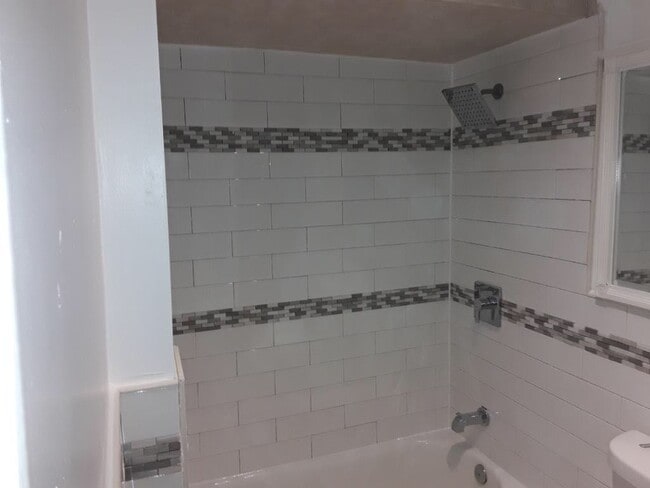 Building Photo - 203 Bowers St