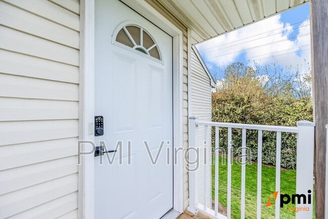 Foto del edificio - 631 Bluff Ct