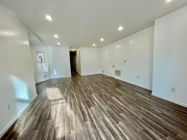 Foto del edificio - 232 Bayview Ave