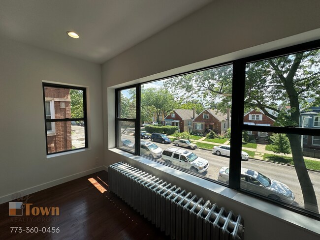 Foto del edificio - 5008 W Henderson St