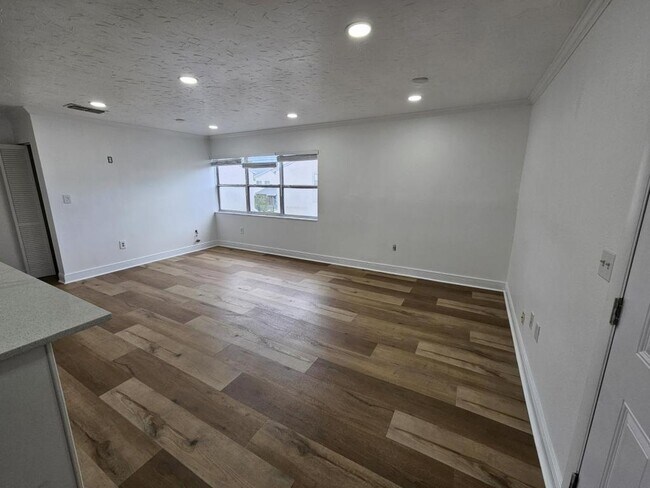 Building Photo - 2776 Curry Ford Rd