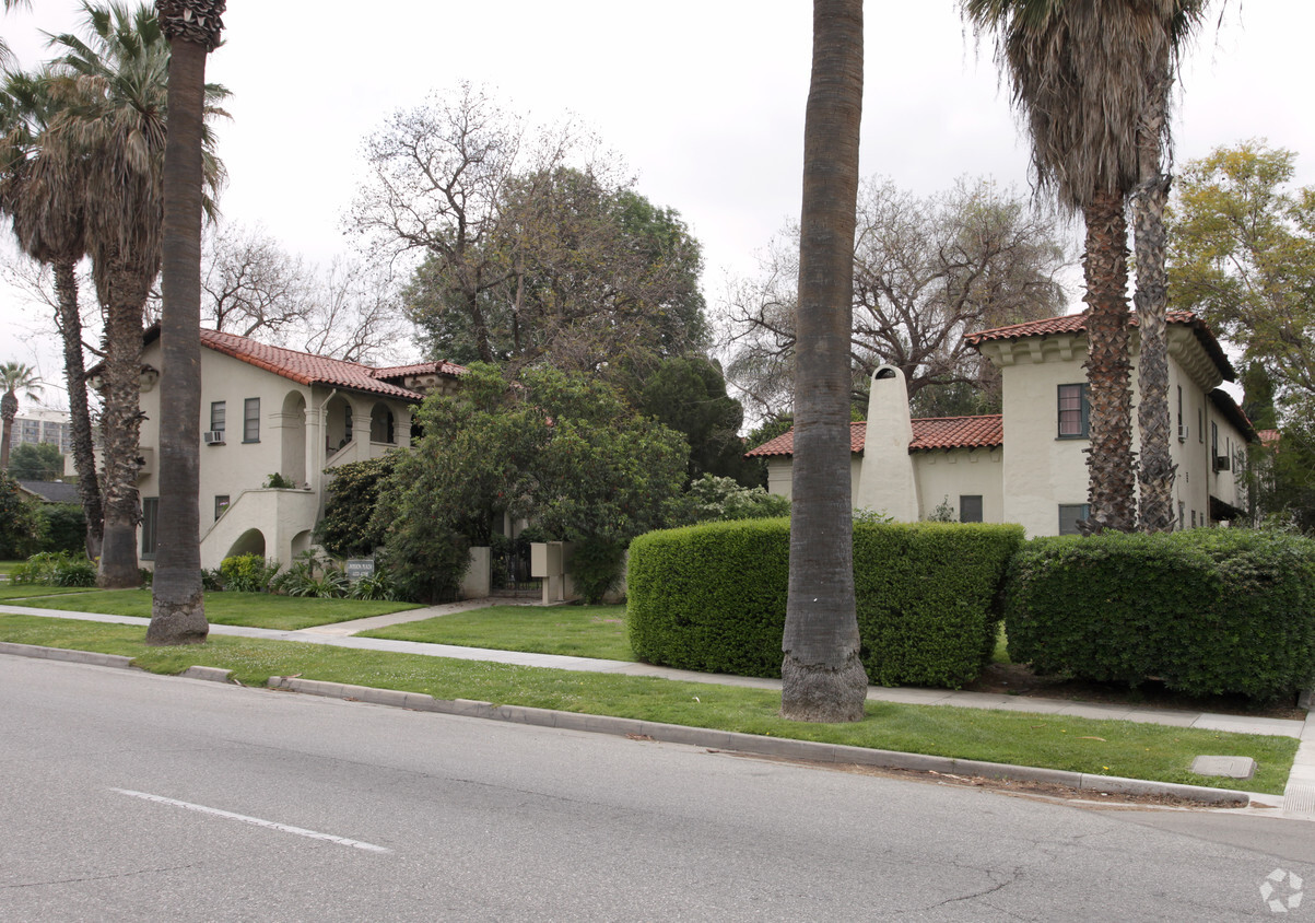 Building Photo - Mission Plaza