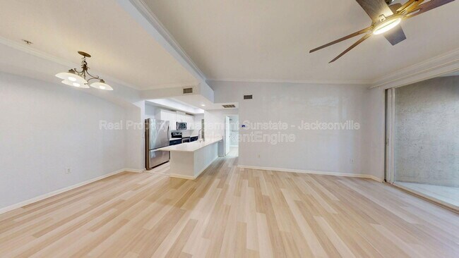 Building Photo - 10075 Gate Pkwy N