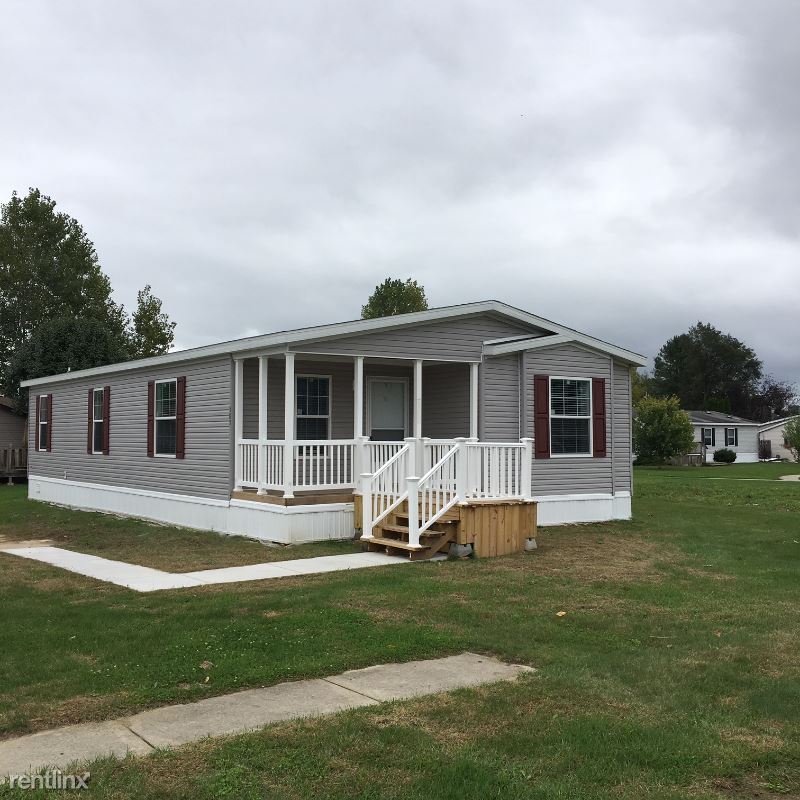 Primary Photo - 585 Burr Oak Ct