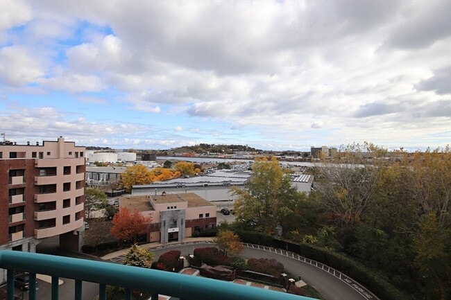 Building Photo - 175 Cottage St