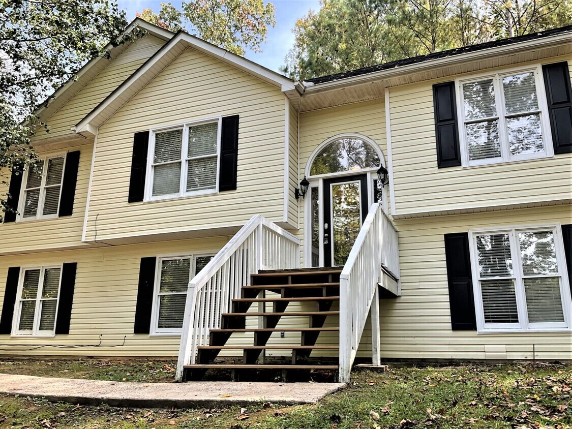 143 Gerri Dr House Rental in Newnan, GA