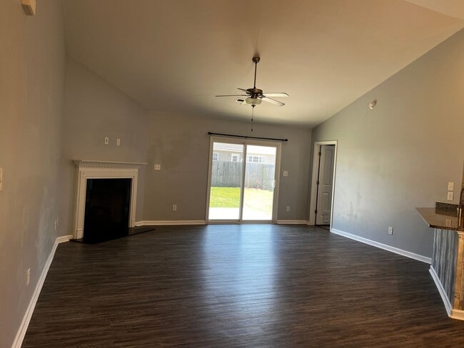 Building Photo - Beautiful home in Croatan Crossing