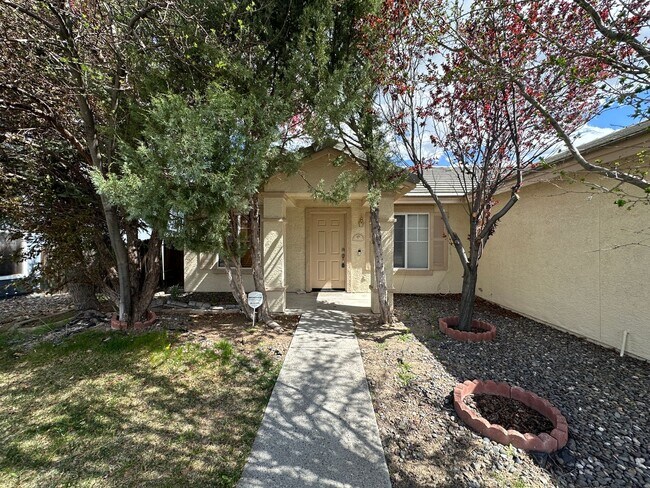 Building Photo - Country living in this single story 3 bedr...