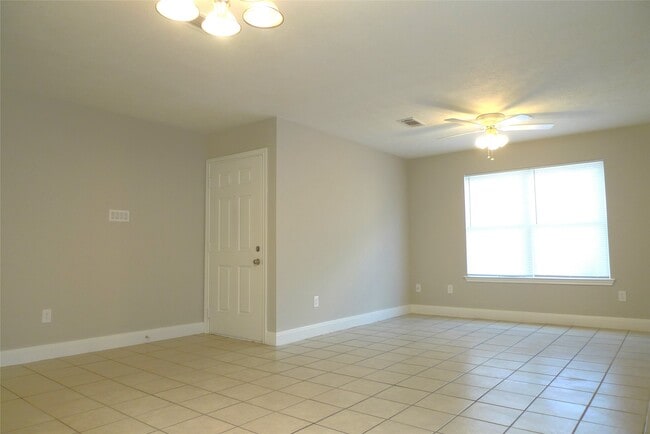 Building Photo - 19939 Great Elms Dr
