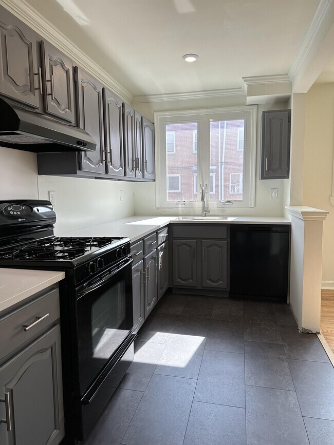 Building Photo - 8604 Bayard St