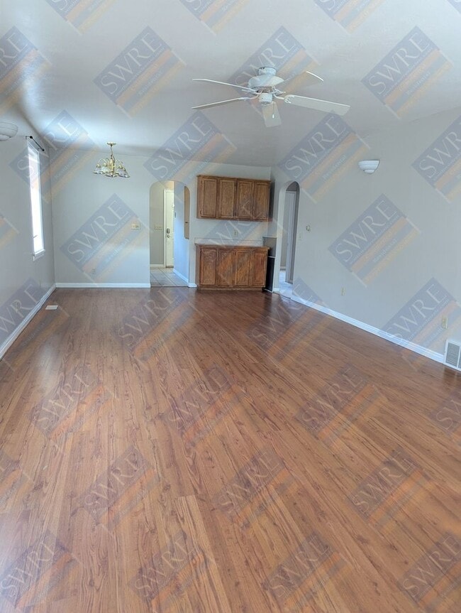 Building Photo - 160 W 2nd N