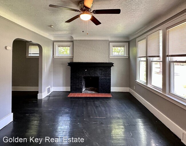 Foto del edificio - 3 br, 1 bath House - 15445 Lindsay St