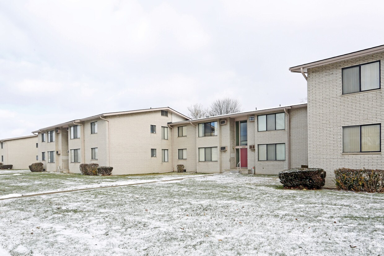 Mound Manor Apartments Warren, MI