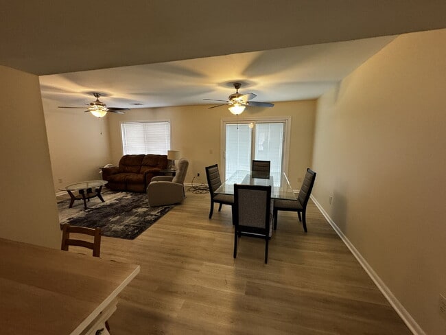Building Photo - Townhouse for Rent