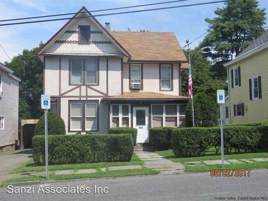 Primary Photo - 4 br, 2 bath House - 160 Highland Avenue