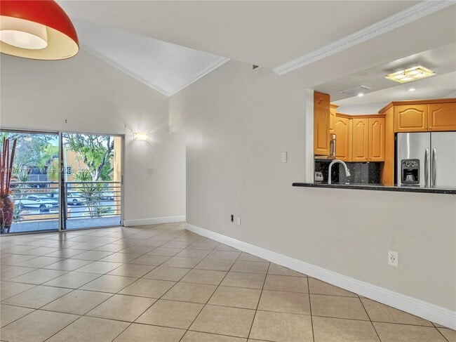 Building Photo - 9725 Fontainebleau Blvd
