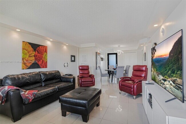 Building Photo - 301 Golden Isles Dr