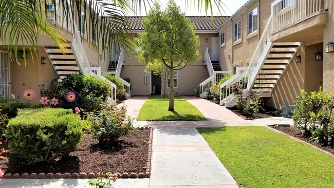 Building Photo - Durfee Terrace Apartments