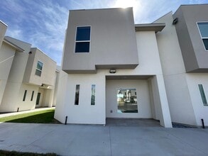 Building Photo - 504 Gale Ct