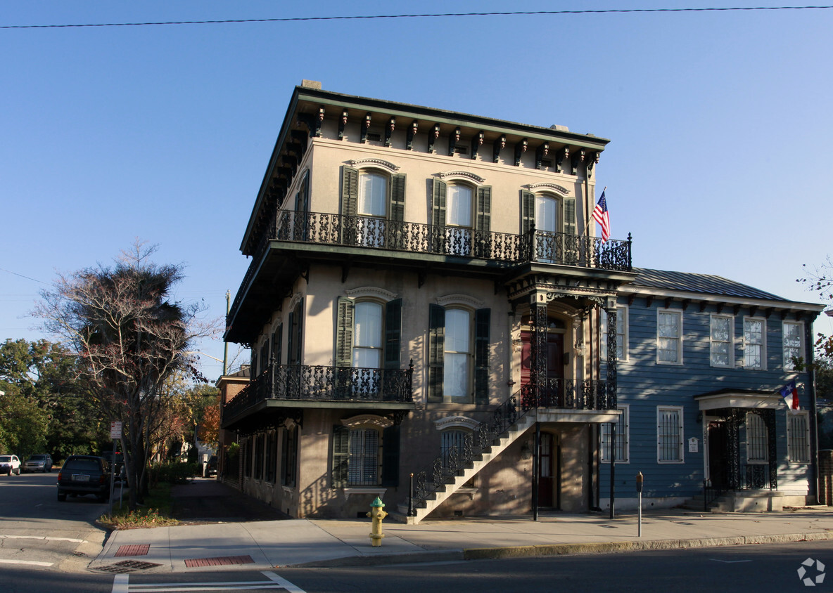 Building Photo - 530 E Broughton St