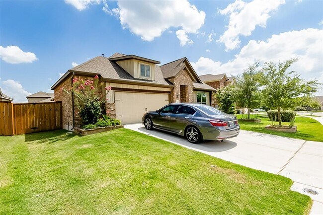 Building Photo - 3185 Hidalgo Loop