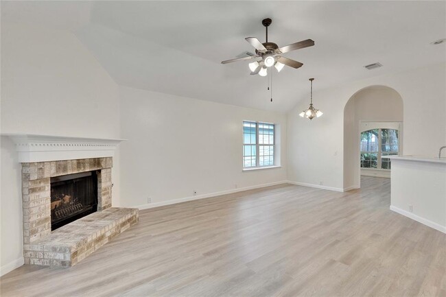 Building Photo - 10932 Mint Julep Dr