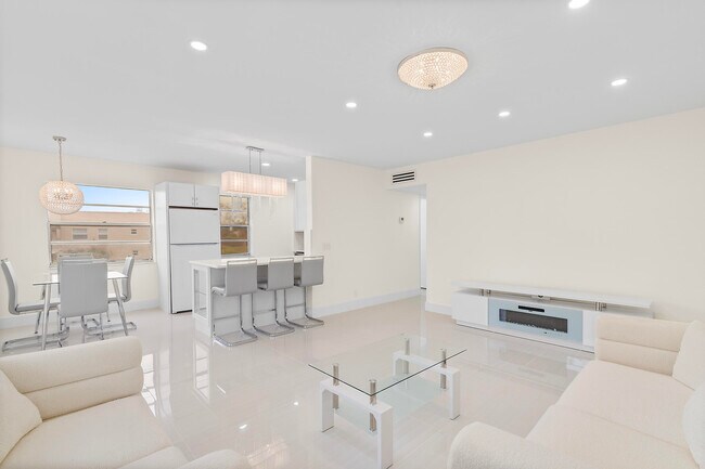 Foto del edificio - 361 Normandy Ln