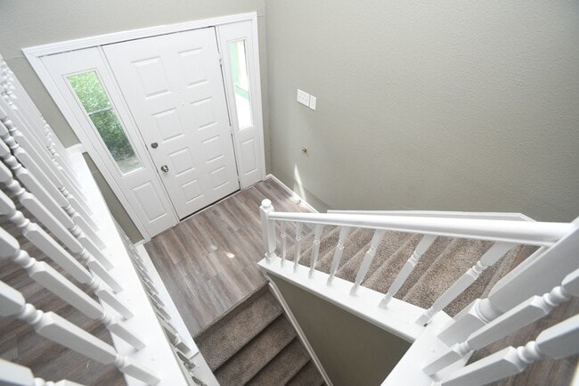 Building Photo - 379 Richvale Ln