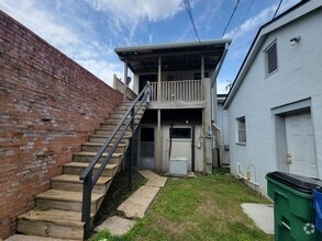 Building Photo - 317 N Cushing Ave