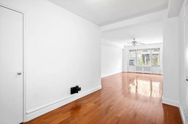 Foto del edificio - 135 Willow St
