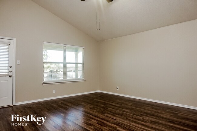 Building Photo - 164 Jolie Cir