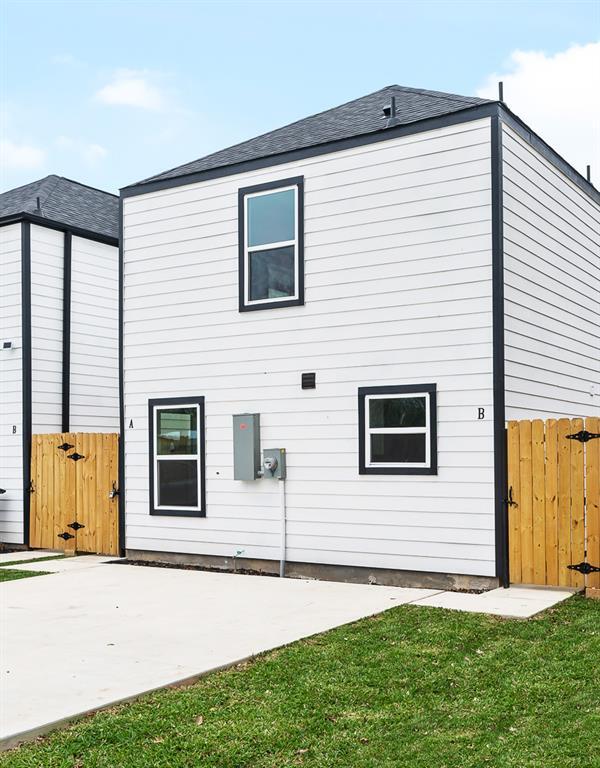 Building Photo - 8011 Caddo Rd