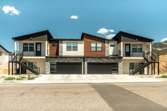 Foto del edificio - "Charming 2-Bed, 2-Bath Apartment in a brand new townhome at Lavista Hillside Charm in Cedar City...