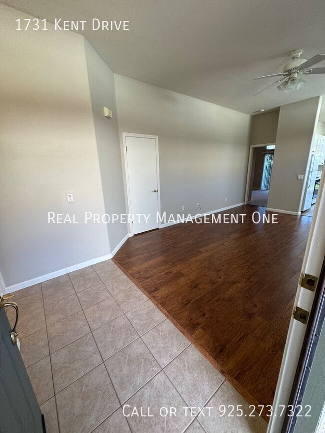 Building Photo - 1731 Kent Dr