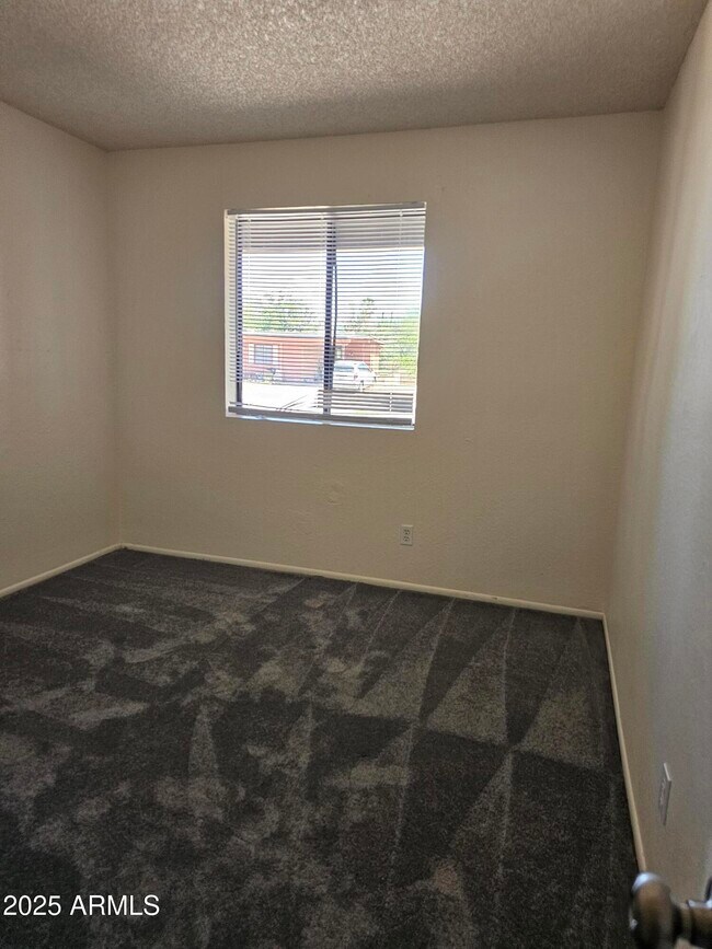 Foto del edificio - 4939 E Evergreen Dr