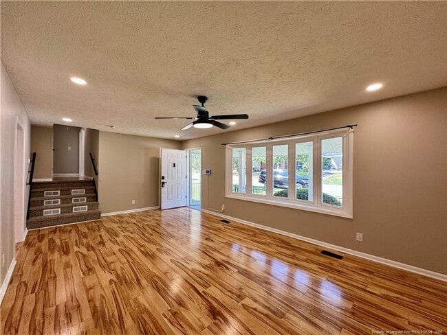 Building Photo - 1089 Torrey Dr