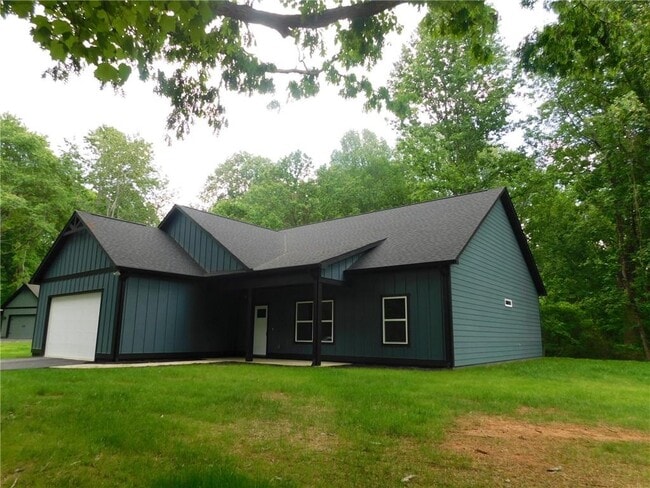 Building Photo - 738 Leonard Pruitt Rd