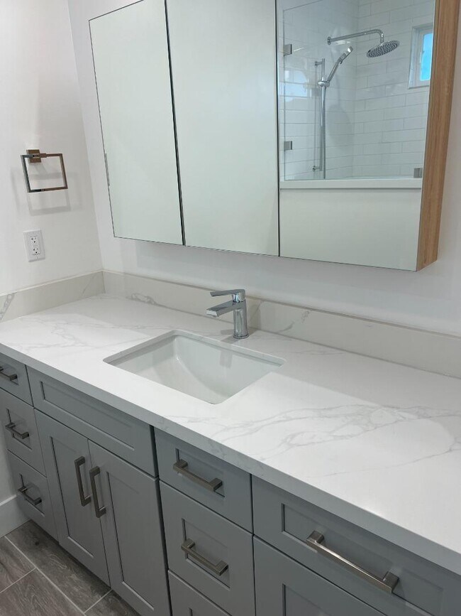 Foto del edificio - 875 Tierra Alta St