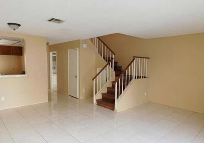 Building Photo - 8739 Pinecrest Place