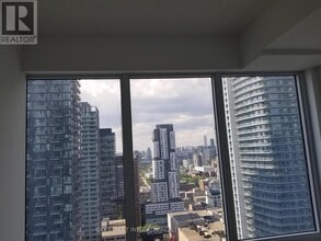 Building Photo - 125 Blue Jays Way