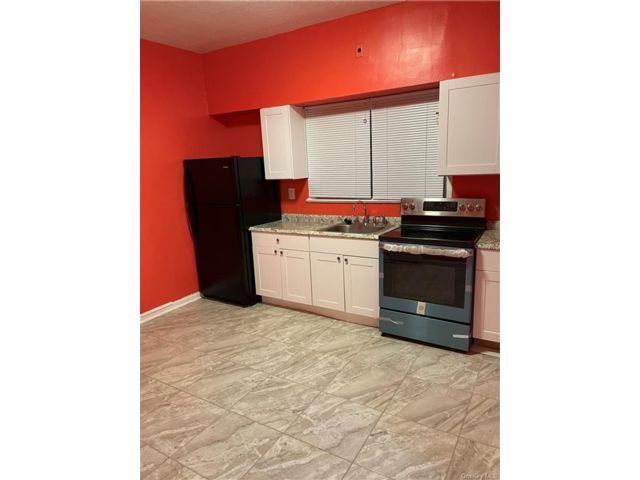 Building Photo - 50-52 N 10th Ave